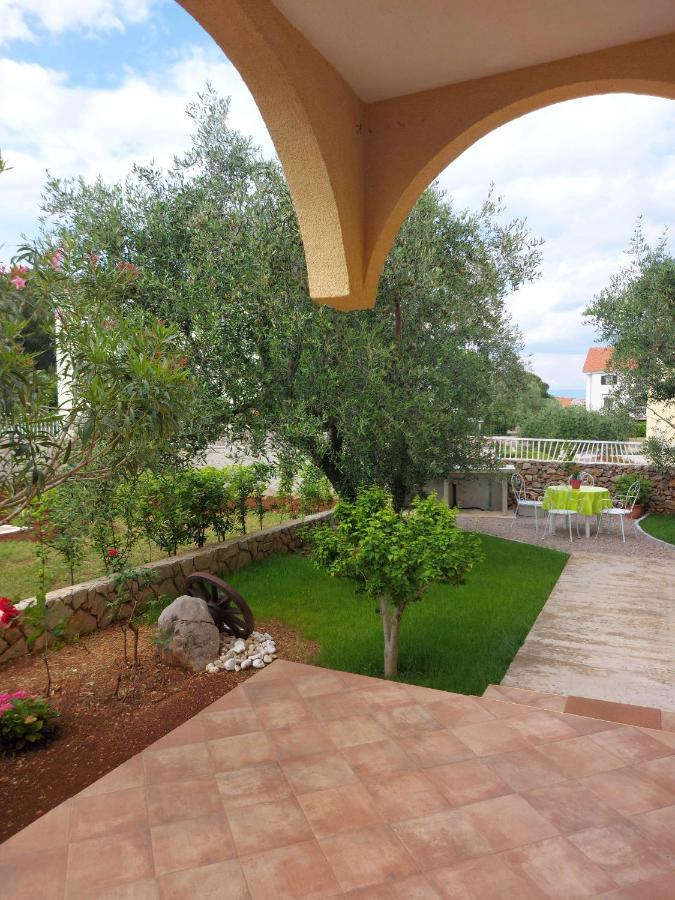 Apartmani Olea Krk Krk Town Esterno foto