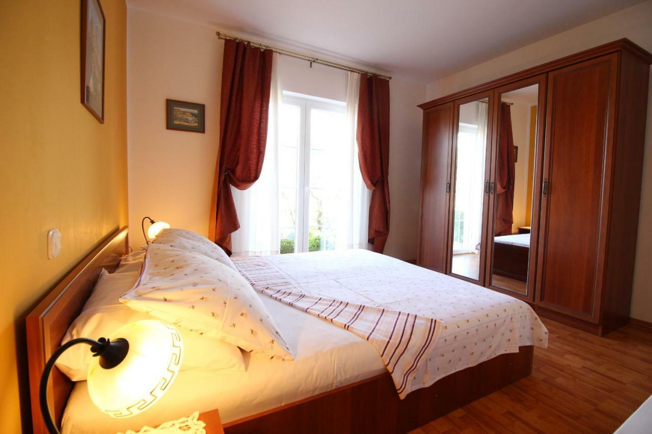 Apartmani Olea Krk Krk Town Esterno foto