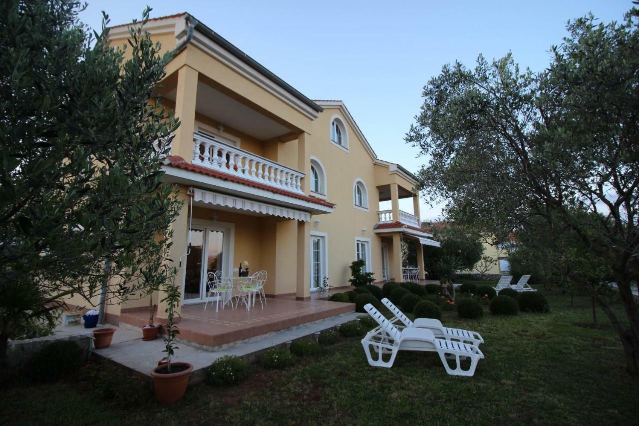 Apartmani Olea Krk Krk Town Esterno foto